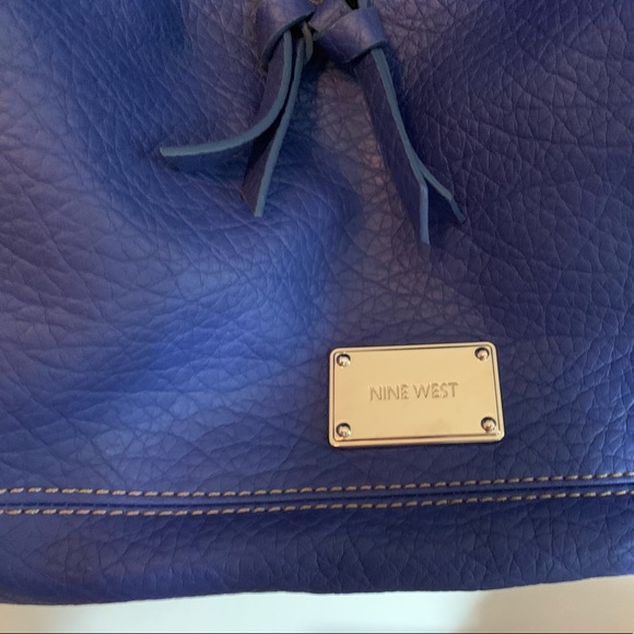 Handbag - Picture 2 of 8